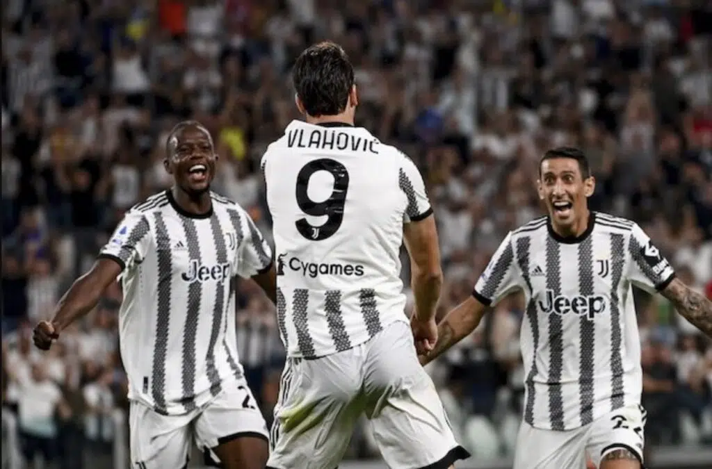 Các cầu thủ Juventus ăn mừng bàn thắng vào lưới Sassuolo trong trận đấu tiếp theo của Vòng 1 Giải VĐQG Ý 2022/2023, thứ Ba (16/8/2022)