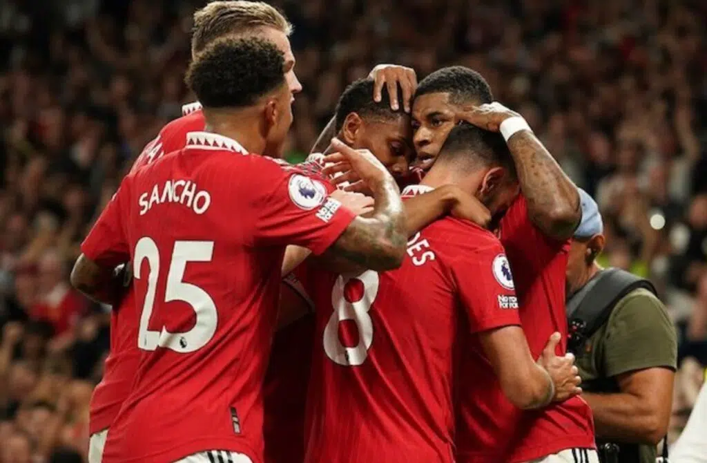 Đội hình Manchester United ăn mừng bàn thắng của Marcus Rashford vào lưới Liverpool, Premier League 2022/23
